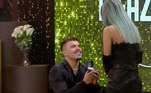 Tati já havia feito uma
transmissão ao vivo durante outra briga com o ator e, há poucos dias, explanou um
novo vídeo que mostra, segundo a cantora, Thomaz a perseguindo enquanto ela ia
para um show. Ele nega a acusação: 'Que maldade eu poderia fazer sozinho, no
meu carro, ela dentro da van com empresário, segurança, motorista, DJ, todas as
bailarinas. Só era o mesmo caminho até o Tatuapé', relata.