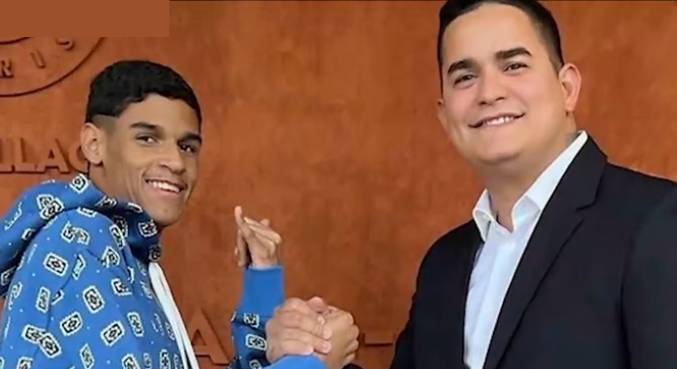Ex-empresário (à dir.) do influenciador nega acusações de coagir Luva de Pedreiro (à esq.)