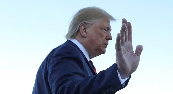 Donald Trump disse que processo de impeachment é 'farsa' política