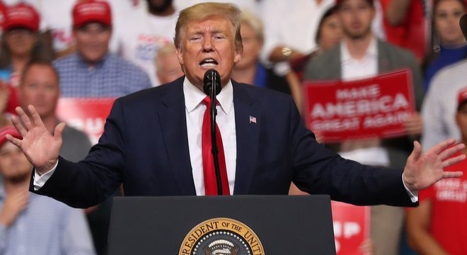 Donald Trump disse que gostaria de enfrentar Bloomberg na eleição de 2020 Milhões em propaganda