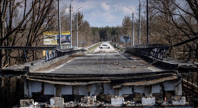 Ucrânia pede a civis que deixem o leste do país pelo risco de aumento dos ataques russos na região