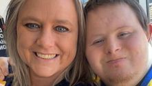Mãe oferece dinheiro para achar amigos para filho com síndrome de Down e se surpreende com apoio