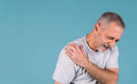 Ombro congelado (capsulite adesiva)Caracteriza-se por dor intensa e incapacidade de mover o ombro, condição causada pelo engrossamento da cápsula do ombro, em que se desenvolvem aderências. É mais comum em pessoas entre 40 e 60 anos e também em mulheres, segundo a Academia Americana de Cirurgiões Ortopédicos
