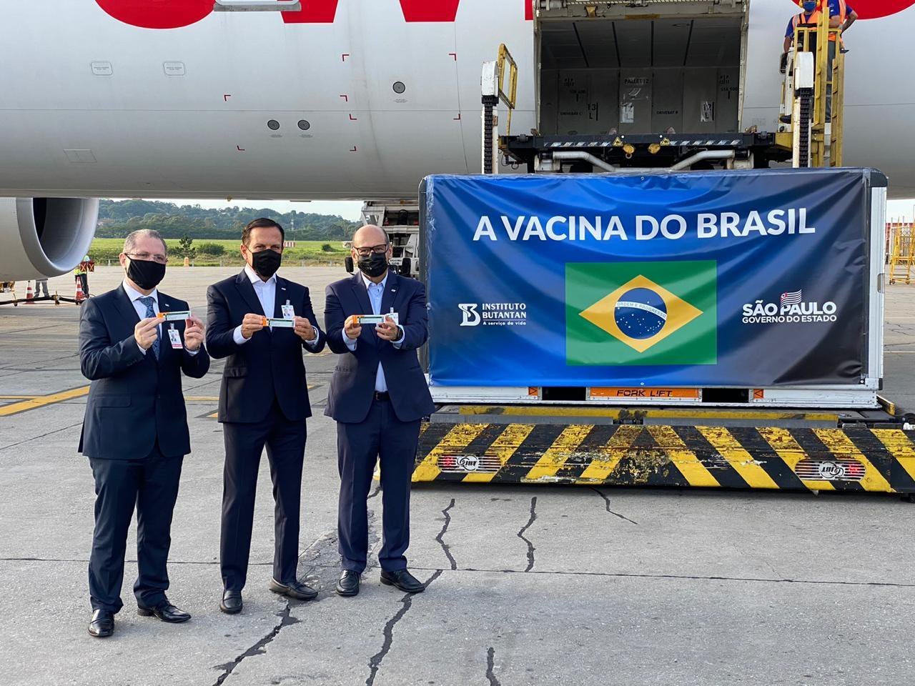 SP recebe lote com insumos para produzir doses da CoronaVac - Notícias - R7  Saúde