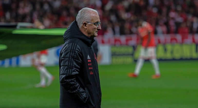 Dorival Júnior em sua estreia no comando do Flamengo 