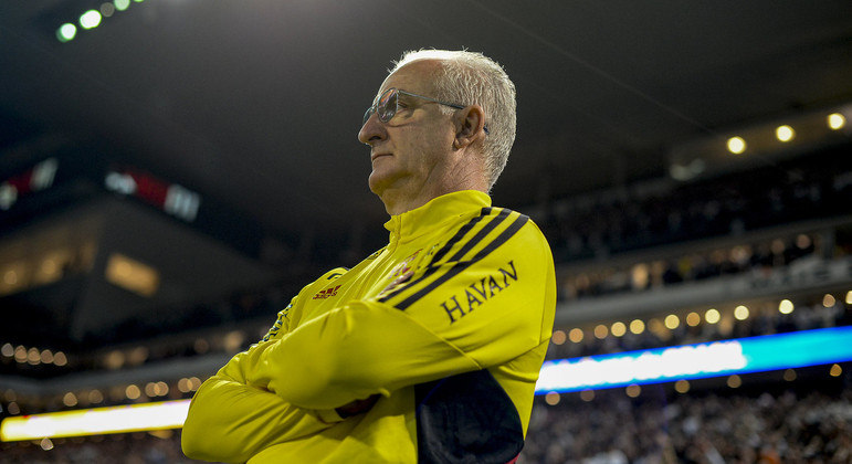 Dorival, durante jogo na Neo Química Arena