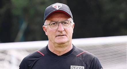 Dorival Jr em treino pelo São Paulo
