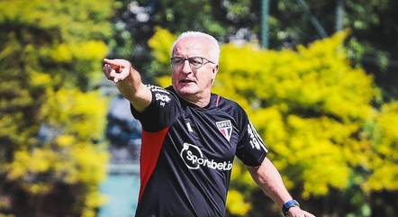 Dorival Júnior em treino pelo São Paulo