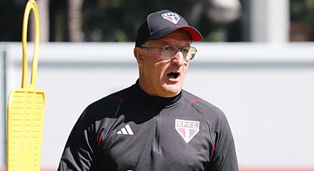 Dorival Jr em treino pelo São Paulo