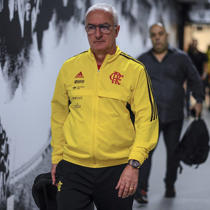 Dorival Júnior durante duelo entre Corinthians e Flamengo pelo Brasileirão