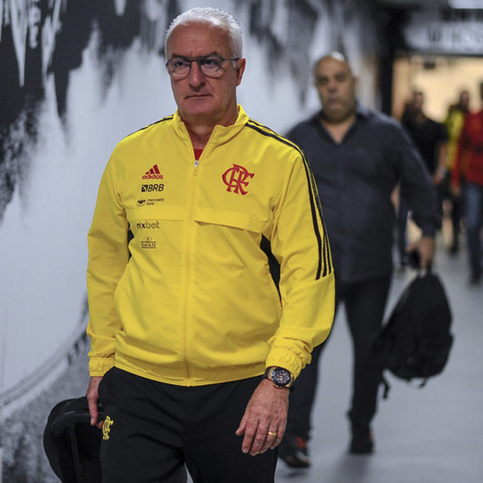 Dorival Júnior durante duelo entre Corinthians e Flamengo pelo Brasileirão