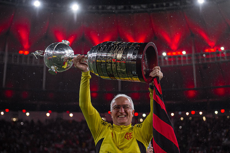 Direção do Flamengo não quis continuar com Dorival Jr., apesar de campeão da Libertadores e Copa do Brasil