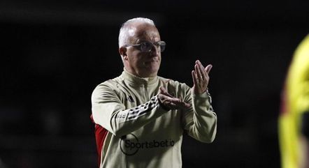 Dorival em partida pelo São Paulo