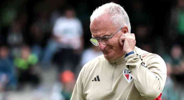 Dorival está sendo pressionado para escalar Lucas, Luciano, Calleri e James Rodríguez juntos