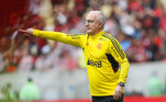 Dorival Júnior comanda o Flamengo contra o Ceará