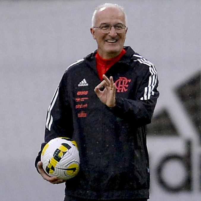 Dorival Júnior comanda treino do Flamengo