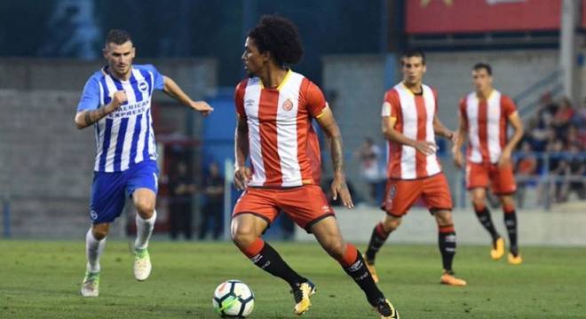 Douglas Luiz era um jogador que Pep Guardiola gostaria de utilizar pelo Manchester City, porém, seu visto foi negado na Inglaterra e o jogador retornou ao Girona, da Espanha, 