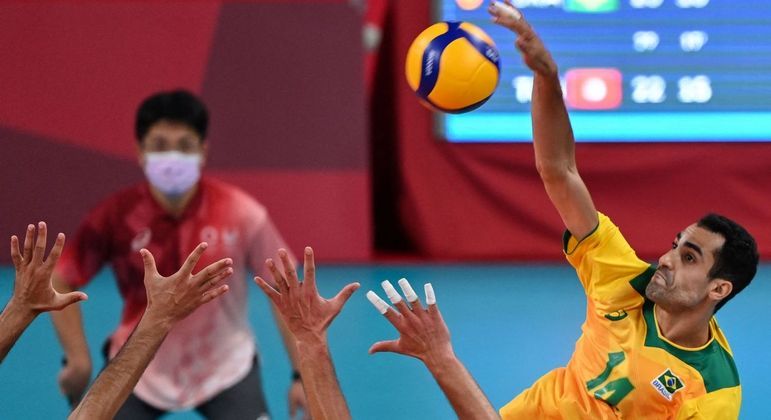 Conheça Douglas Souza, o jogador de vôlei que conquistou a web em Tóquio