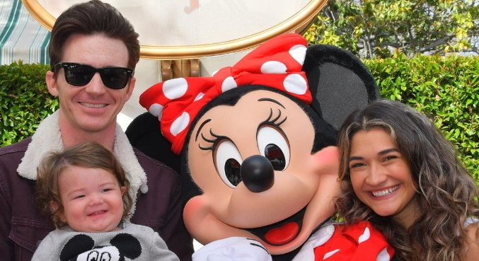 Drake Bell e Janet Von Schmeling são pais de Wyatt, de 2 anos