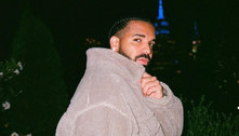 Drake presenteia fã com bolsa de quase R$ 200 mil durante show 