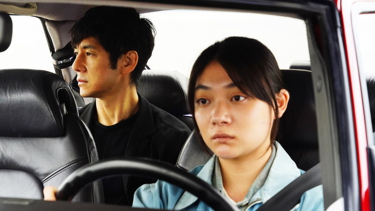 Drive My CarNa categoria de filmes internacionais, Drive My Car é favorito ao Oscar, e pode inclusive ganhar indicação na categoria principal, de Melhor Filme. O drama japonês tem 98% de aprovação da crítica no Rotten Tomatoes, além de já ter recebido 37 prêmios até o momento. Na trama, um homem de luto pela morte da mulher começa a retomar sua vida ao mudar de cidade para cuidar de um trabalho. No local, ele precisa lidar com a motorista que vai guiá-lo por lá. A produção recebeu três prêmios no Festival de Cannes, incluindo o de Melhor Roteiro