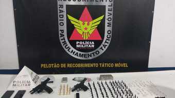 PM prende suspeitos de tráfico e apreende armas em Nova Lima (MG)