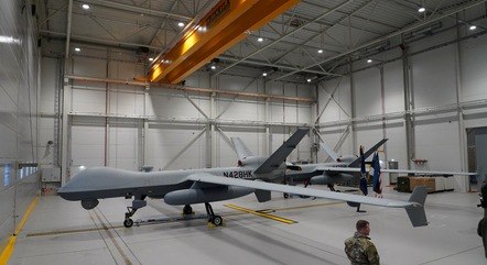 Um drone MQ-9 Reaper em um hangar na Estônia