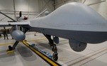 O Reaper MQ-9, também conhecido como Predator B, parece um avião, pode atingir uma velocidade máxima de 480 km/h, mede 11 m e pesa cerca de 2 toneladas, segundo o site da Força Aérea americana