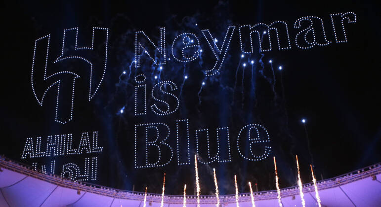 "Neymar é Azul". Apresentação do brasileiro teve até recado no céu