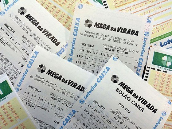 Duas apostas, uma feita por um morador de Vabo Frio (RJ) e outra um bolão de 11 amigos em Campinas (São Paulo), acertaram a Mega da Virada. Os números sorteados foram 12, 15, 23, 32, 33 e 46. Levaram para casa R$ 189 milhões.