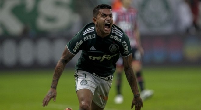 Dudu comemora gol contra o São Paulo, na vitória do Palmeiras por 3 a 1