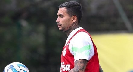 Dudu em treino pelo Palmeiras