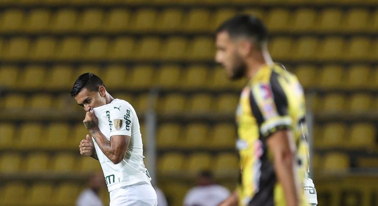 Dudu comemora o gol anotado contra o Táchira na estreia da Libertadores 2022, na Venezuela