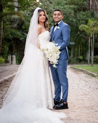 Dudu e Paula Caroline CamposO jogador Dudu, do Palmeiras, se casou com a empresária Paula Caroline Campos, em novembro. Os dois estavam juntos desde 2020
