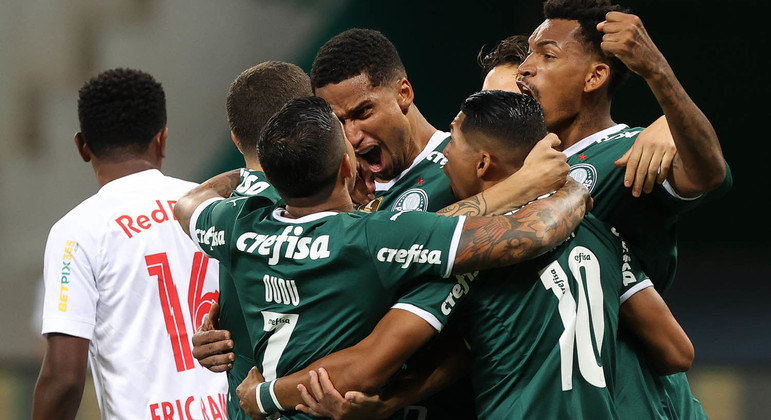 Dudu foi fundamental para vitória do Palmeiras sobre o Bragantino. Foi eleito o melhor do jogo