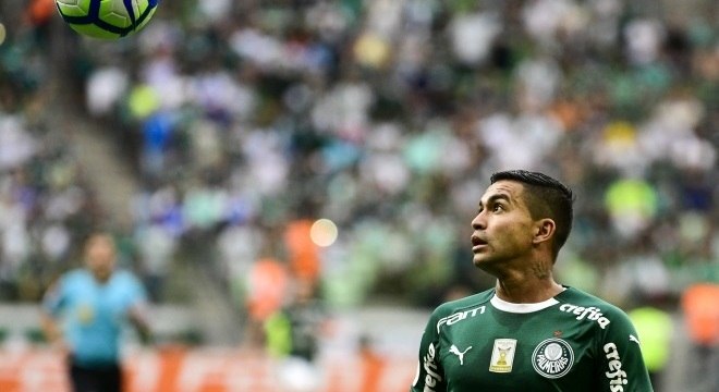 Dudu marcou um belo gol, mas não evitou o tropeço do Palmeiras