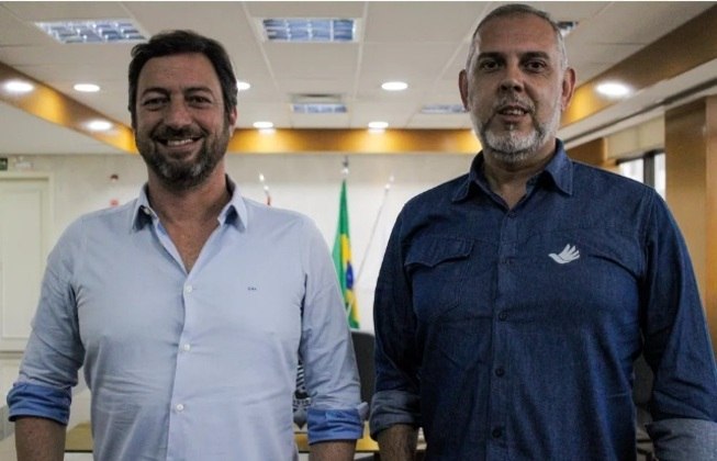 Presidente do Corinthians, Duilio Monteiro Alves, ao lado de Cleidson Augusto Cruz, CEO da Taunsa