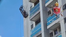 Andaime dá pane, e dois operários ficam presos no 7º andar de prédio no Distrito Federal; veja vídeo 