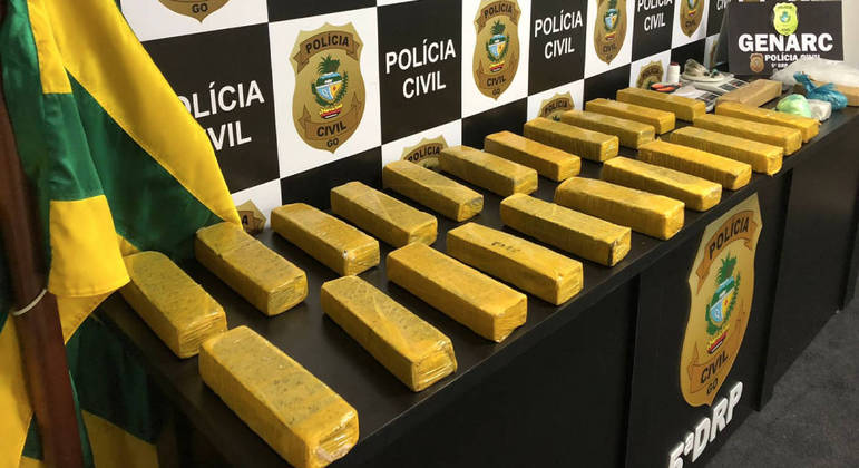 Durante a operação, 20 quilos em drogas foram apreendidos.