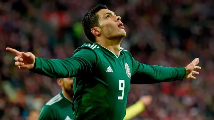 DÚVIDA PARA A COPA - Raúl Jiménez - seleção mexicana (jogador do Wolverhampton) - Com lesão no joelho, a presença do artilheiro na Copa do Mundo é uma incógnita.