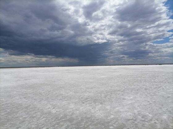 É lá que fica o lago Burlinskoe, reconhecido como um dos destinos mais extraordinários do planeta.