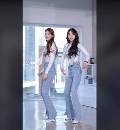 E o hit atravessou continentes. Isso porque um vídeo publicado por duas irmãs sul-coreanas já bateu mais de 11 milhões de visualizações no TikTok!