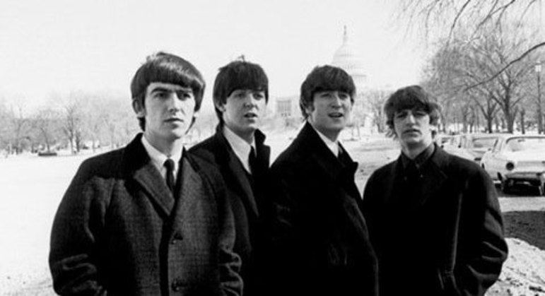 Carta que John Lennon escreveu para Paul McCartney vai a leilão por R$ 155 mil