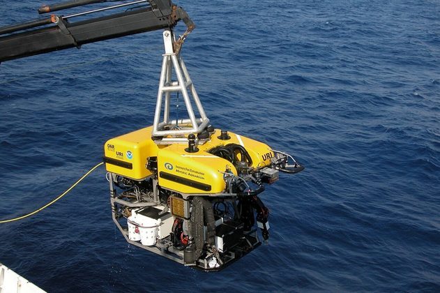 É provável que as próximas buscas envolvam o uso de um ROV (veículo operado remotamente) com uma câmera para uma investigação mais detalhada do objeto. 