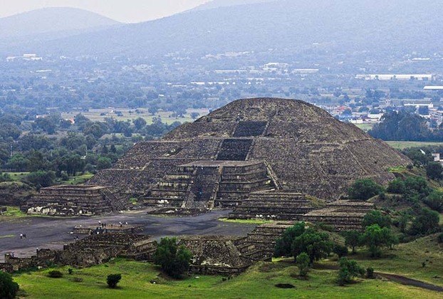 É uma cidade com imensa importância histórica e cultural, tendo sido o grande centro do Império Asteca. Na época, no século 15, a cidade se chamava Tenochtitlán. 