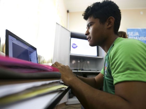 O Enem (Exame Nacional do Ensino Médio) ocorre nos dias 13 e 20 de novembro. Nesta reta final dos estudos, o R7 entrevistou professores de matemática e física que sugerem dicas que vão ajudar no rendimento da avaliação, quanto a memorização das fórmulas nos exercícios. Confira: