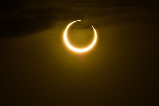 Eclipse anelar visto do Hotel Globo, no centro histórico de João Pessoa, capital da Paraíba