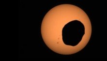 Robô da Nasa registra eclipse da Lua 'em forma de batata' de Marte; veja o vídeo