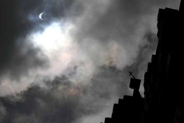 Mais uma imagem do eclipse solar na ilha de Bali