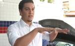 O motorista de aplicativo Felipe conta que evita usar o ar-condicionado, que desligado economiza mais de 10%. Ele só utiliza o equipamento em situações específicas